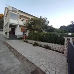 Sara *