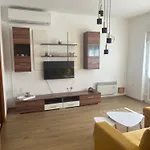Sara דירה *