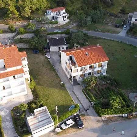 Sara * Supetarska Draga