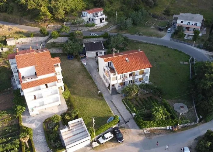 Sara * Supetarska Draga